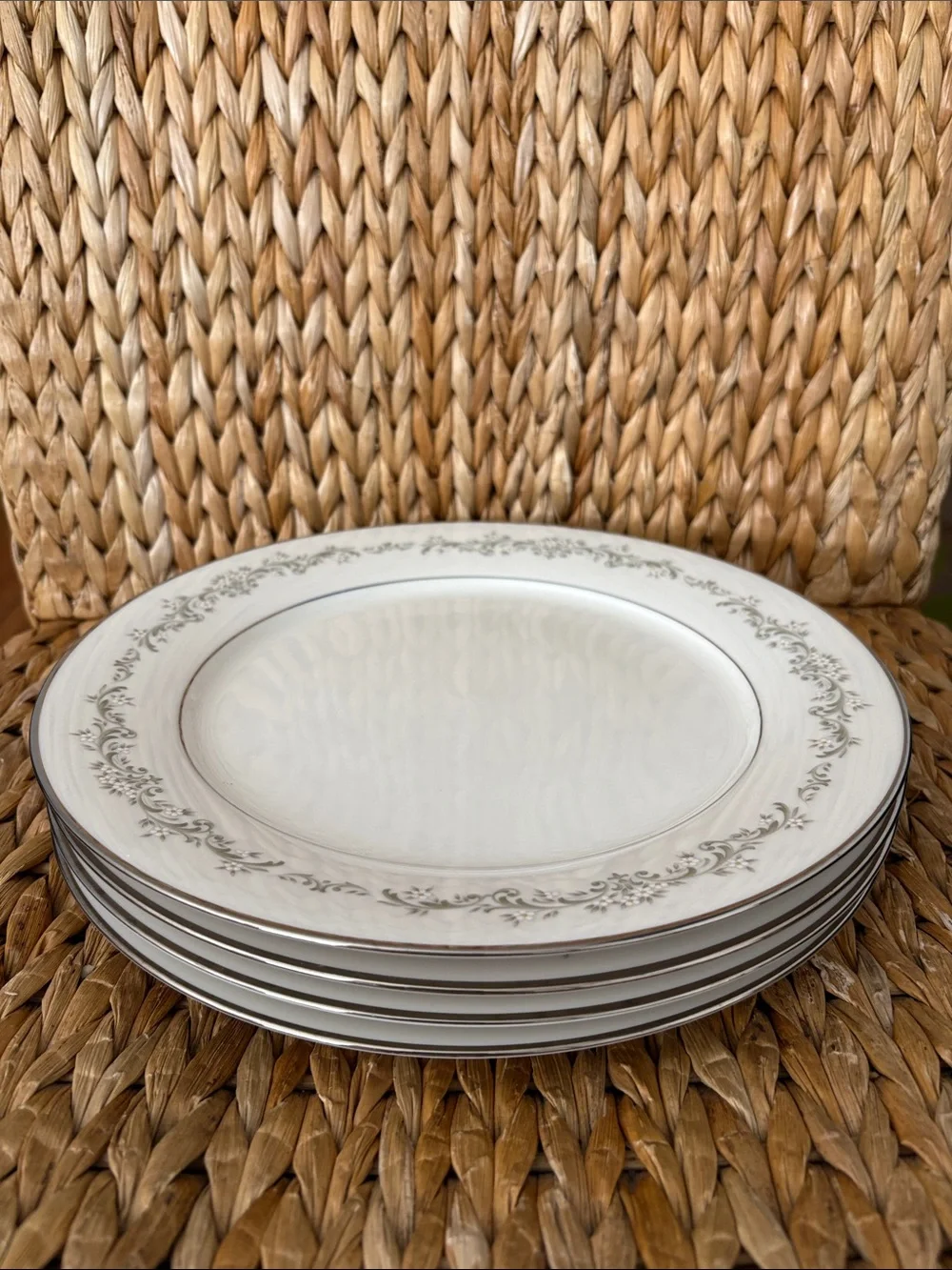 NORITAKE ‘Parkridge’ Dinner Plate 10 5/8” (7561) Discontinued Japan